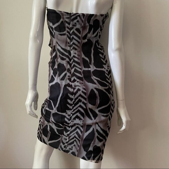 Hugo Boss Black and Gray Strapless Sheath Dress - Picture 6 of 16